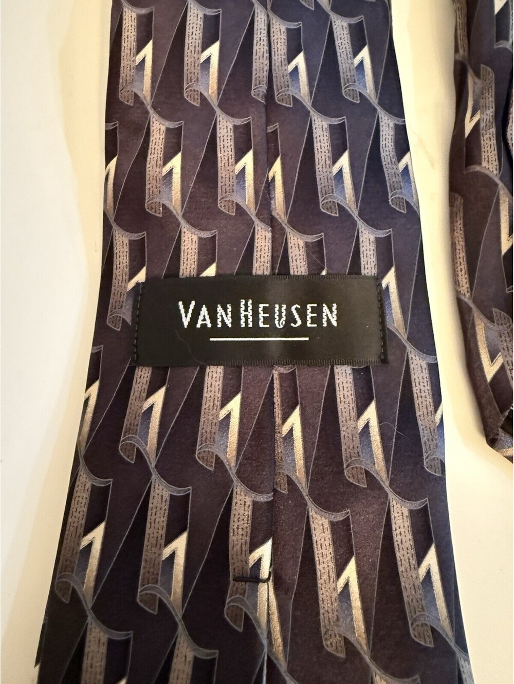 Van Heusen 100% Silk Tie Black Blue Gold Gray Classic Professional Geometric